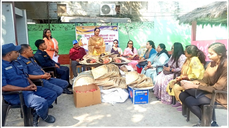 लायन्स क्लबद्वारा वीरगञ्ज कारागारका महिला कैदी बन्दीहरुलाई छठ पुजाको सामग्री वितरण