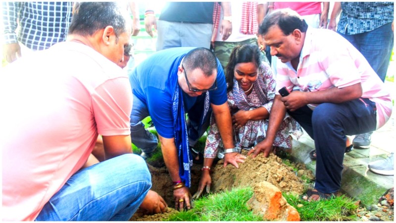 गुरु पुर्णिमाको अवसरमा वृक्षारोपण